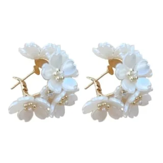 Latest Sweet Romantic Elegant White Flower Hoop Earrings - Stylish Shell Resin Delicate